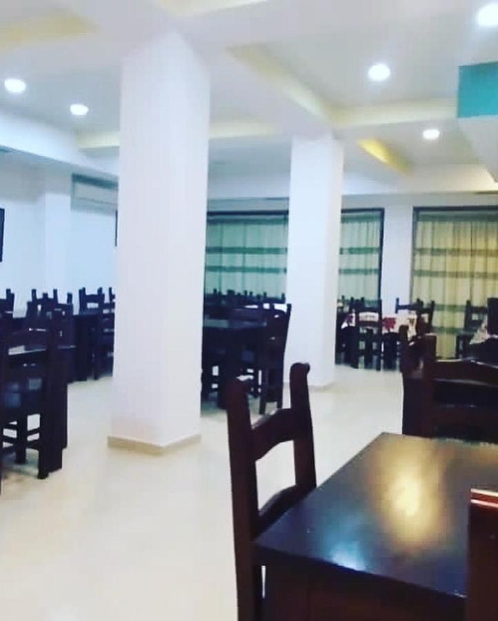 Hotel Edland Vlorë Exteriör bild