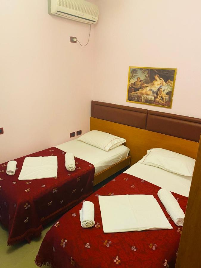 Hotel Edland Vlorë Exteriör bild