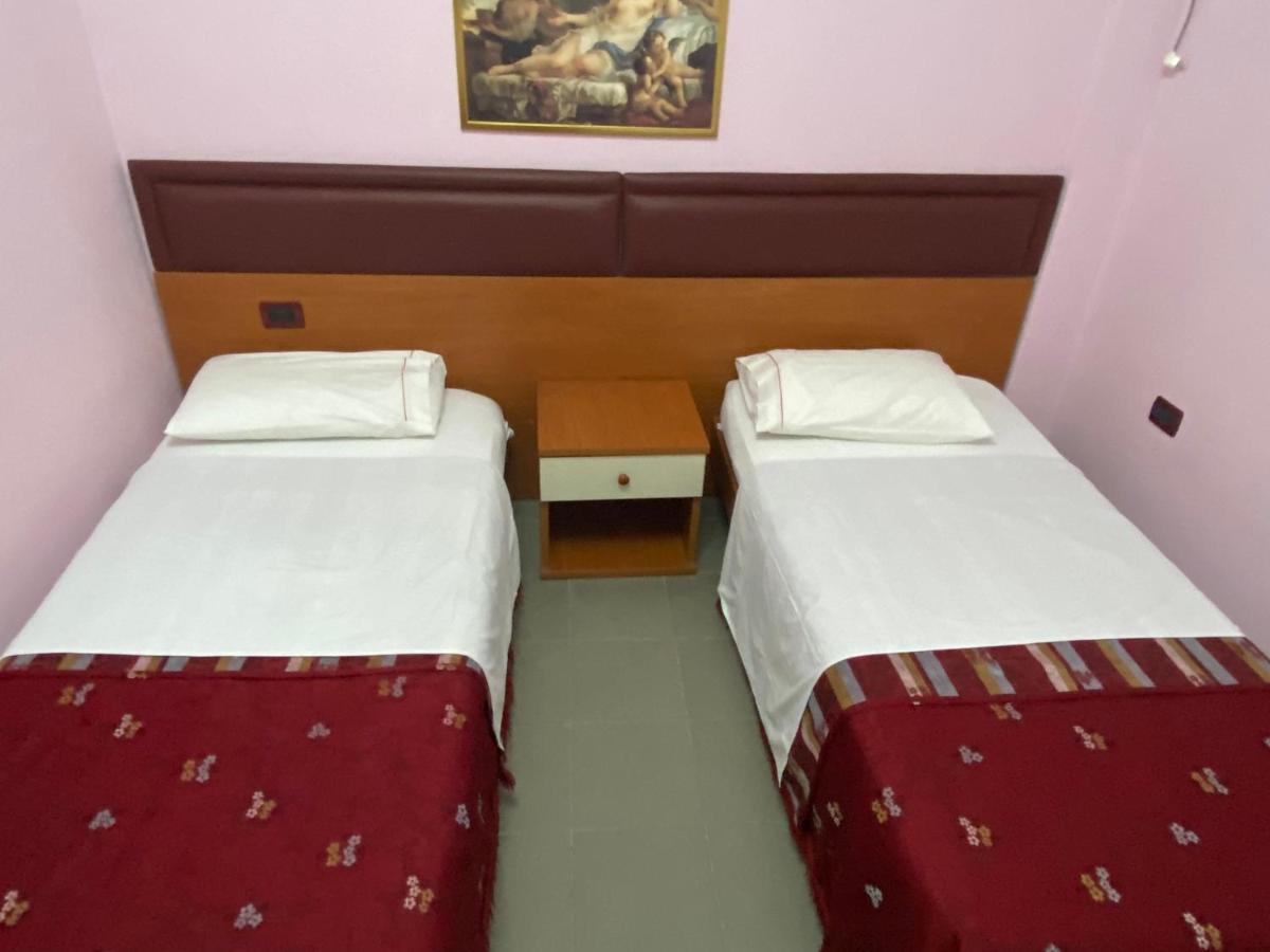 Hotel Edland Vlorë Exteriör bild