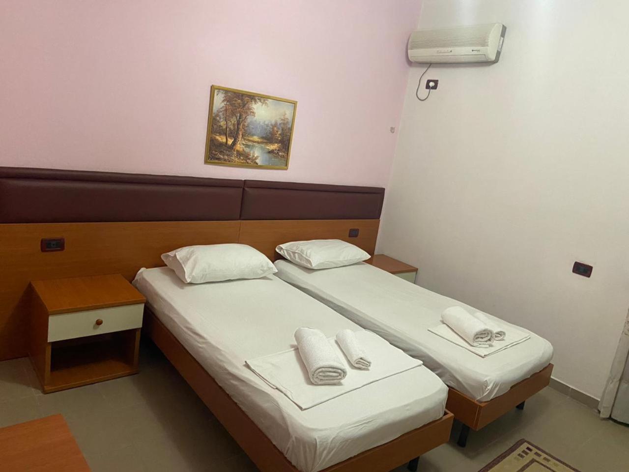 Hotel Edland Vlorë Exteriör bild