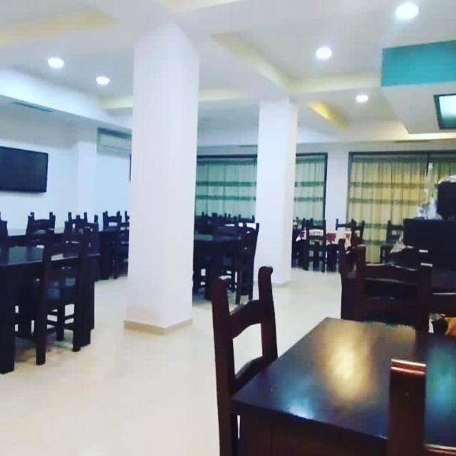 Hotel Edland Vlorë Exteriör bild