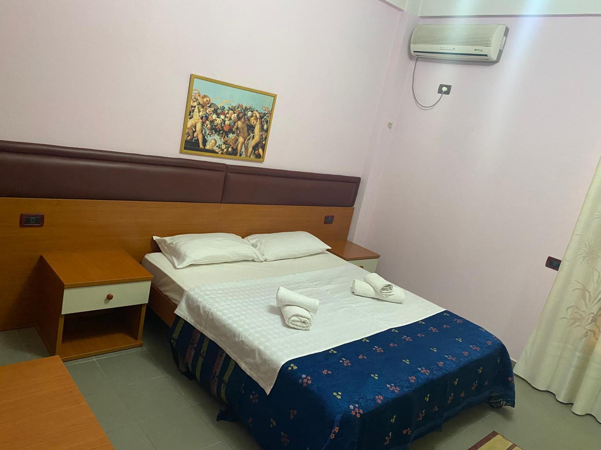 Hotel Edland Vlorë Exteriör bild
