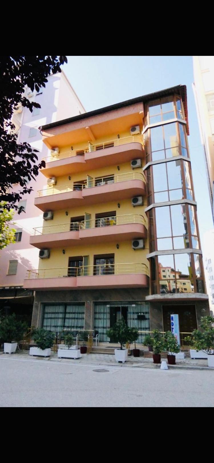 Hotel Edland Vlorë Exteriör bild