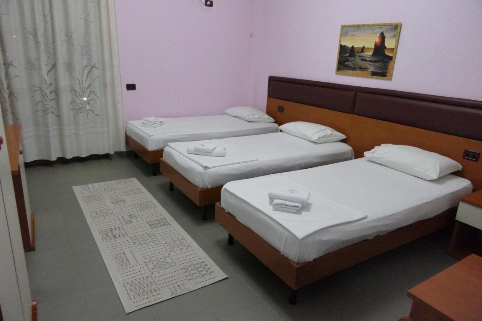 Hotel Edland Vlorë Exteriör bild