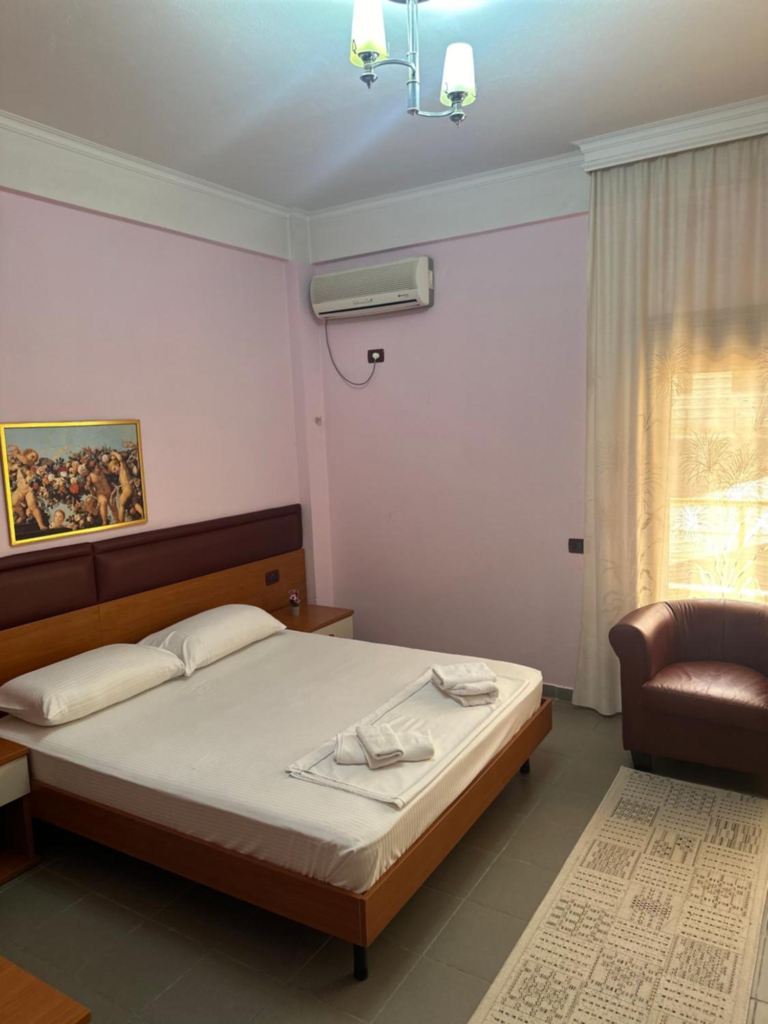 Hotel Edland Vlorë Exteriör bild