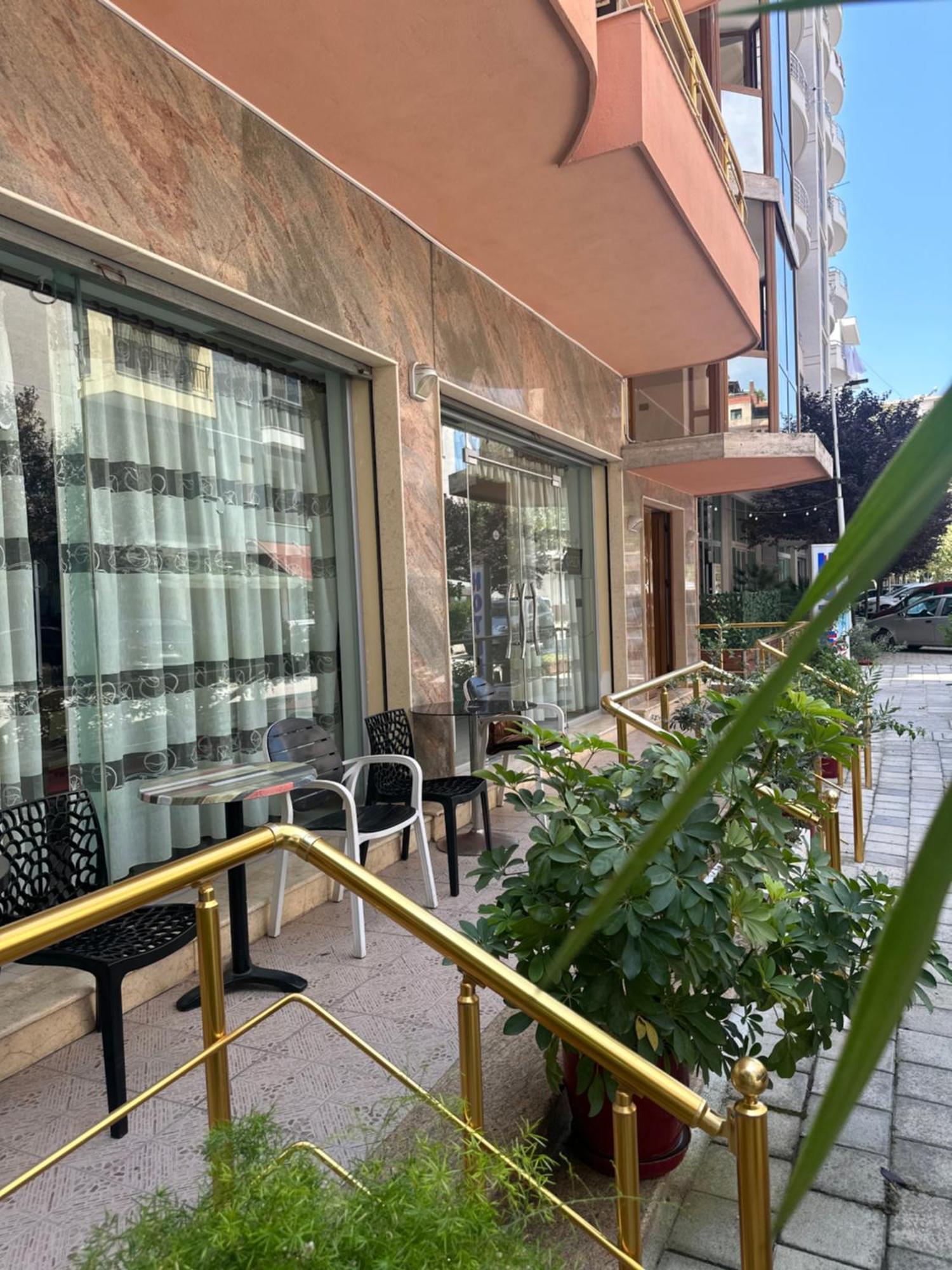 Hotel Edland Vlorë Exteriör bild
