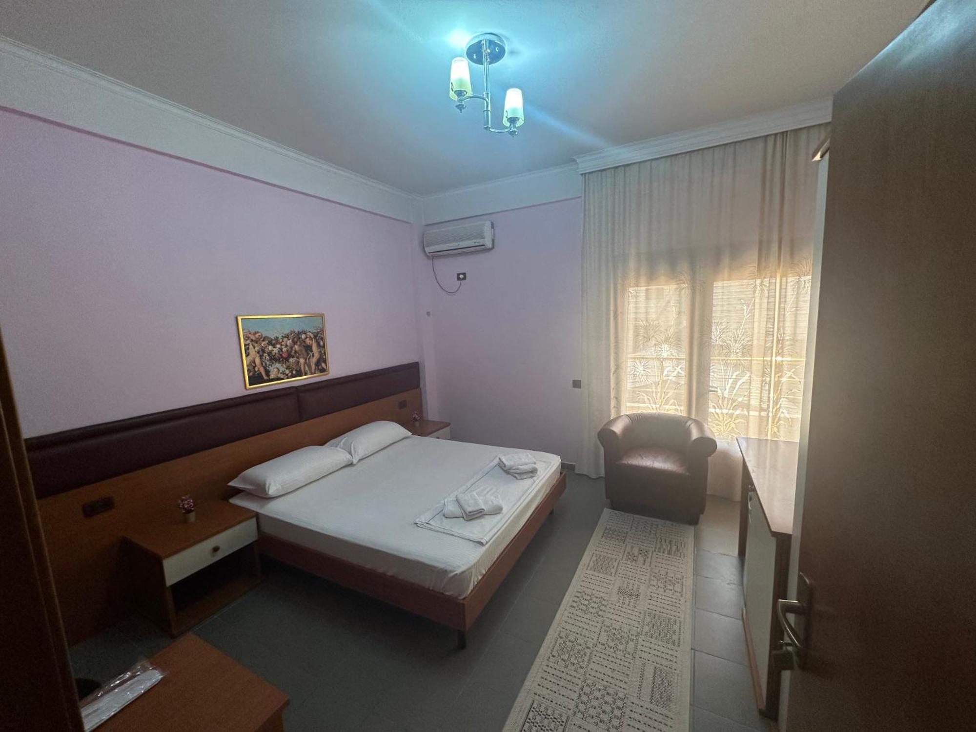 Hotel Edland Vlorë Exteriör bild