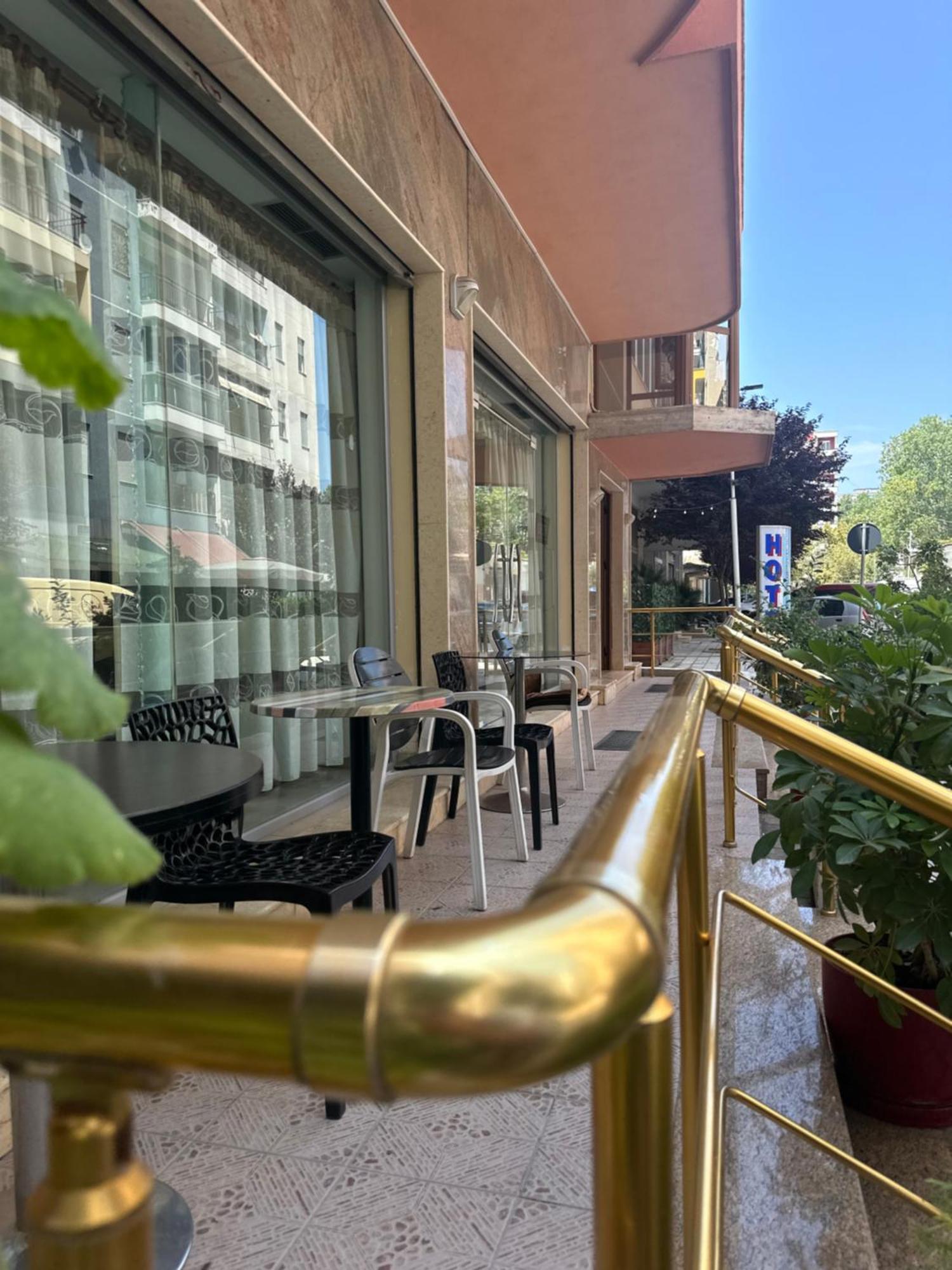 Hotel Edland Vlorë Exteriör bild